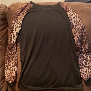 NWOT - Leopard sleeved top